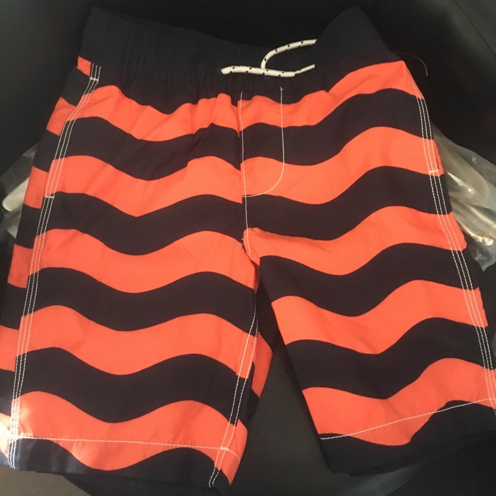 Gap kids boys swim 🏊‍♂️ trunks 6-7